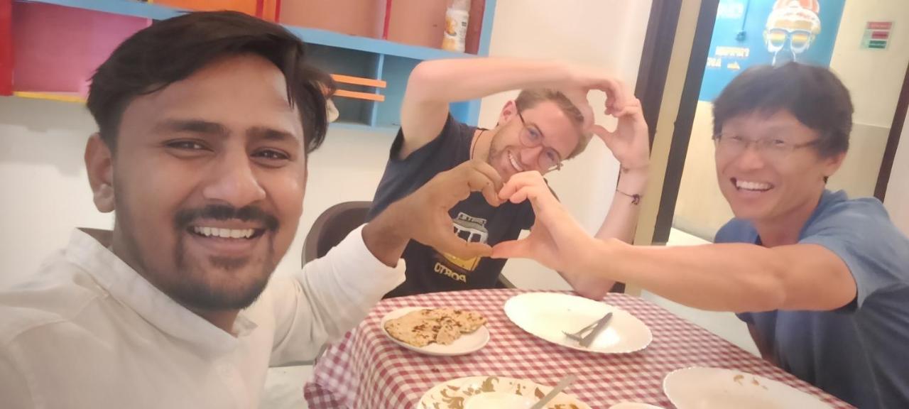 Travel Monkey Hostel Agra  Eksteriør billede