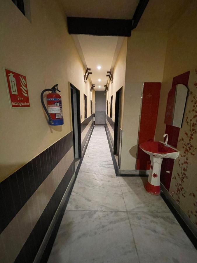 Travel Monkey Hostel Agra  Eksteriør billede