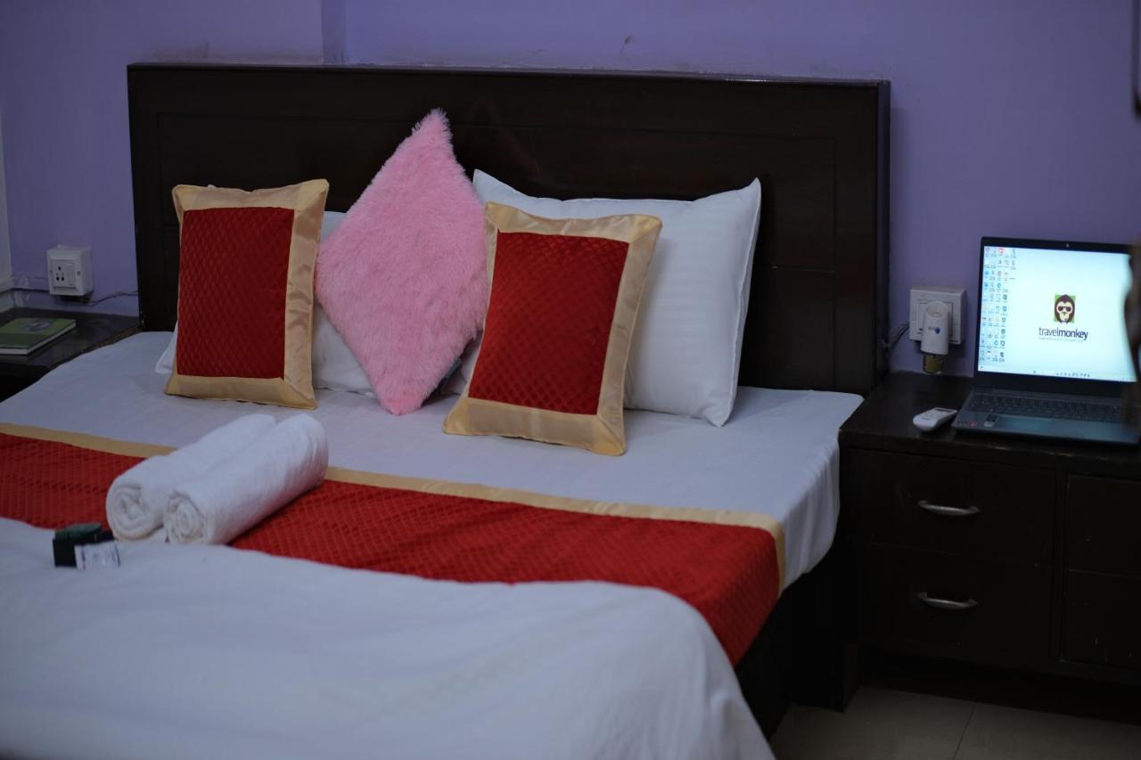 Travel Monkey Hostel Agra  Eksteriør billede