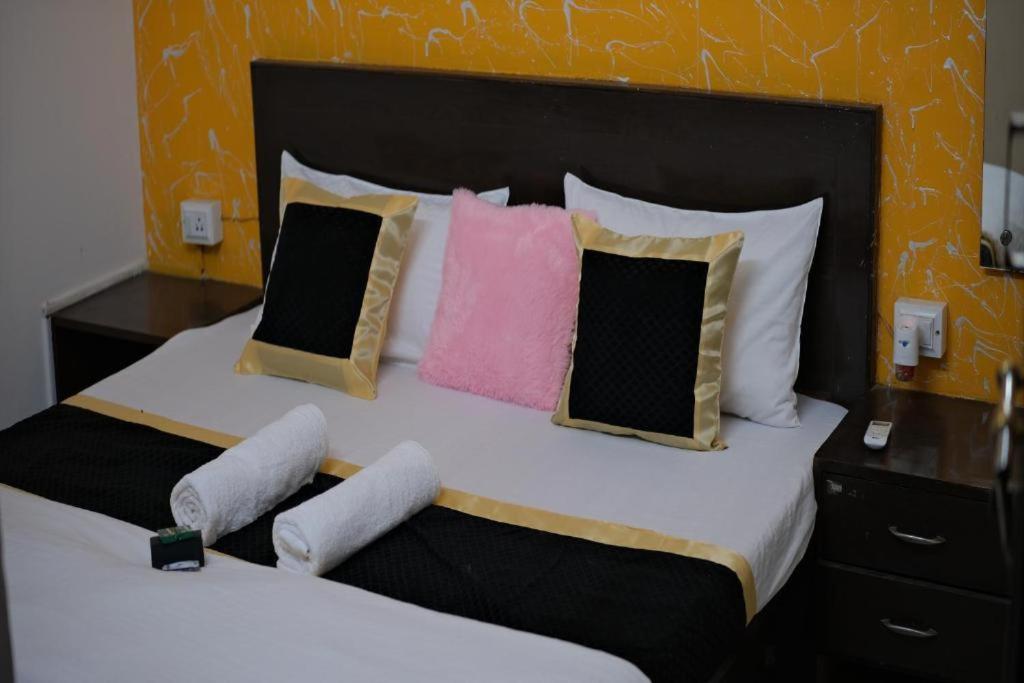 Travel Monkey Hostel Agra  Eksteriør billede